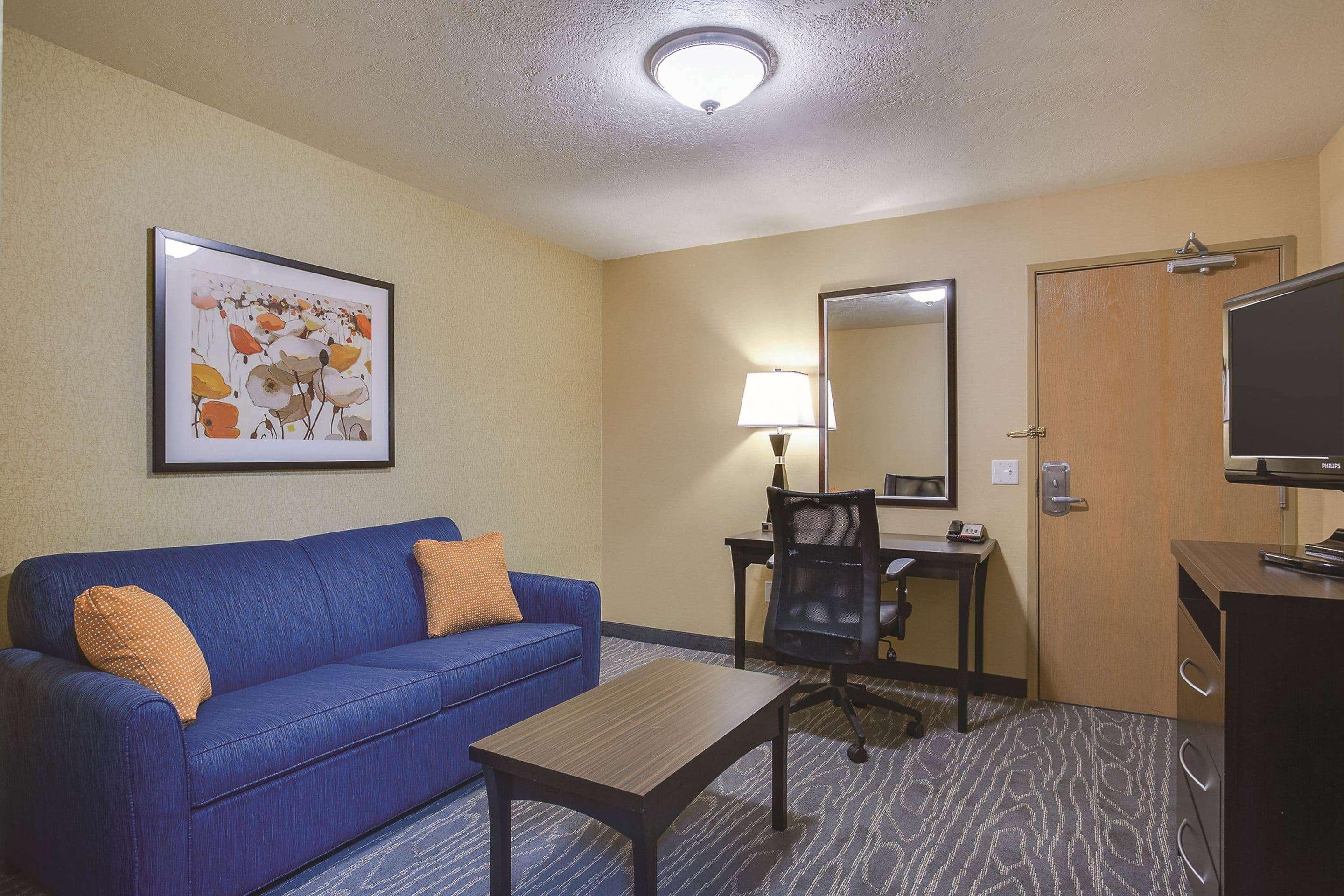 Hotel La Quinta By Wyndham Logan Exterior foto